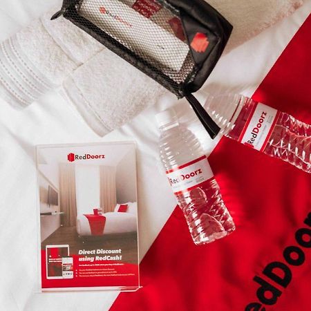 فندق Reddoorz @ Paus Raya بالانجكارايا المظهر الخارجي الصورة