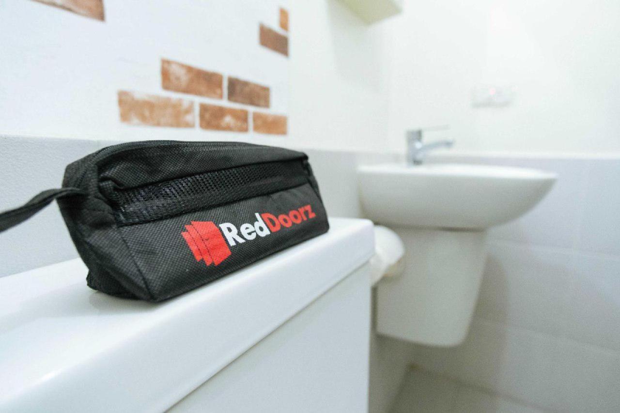 فندق Reddoorz @ Paus Raya بالانجكارايا المظهر الخارجي الصورة